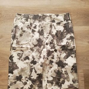 NWOT Alfani Woman Grey Camo/Cream Stretchy Skirt 14W